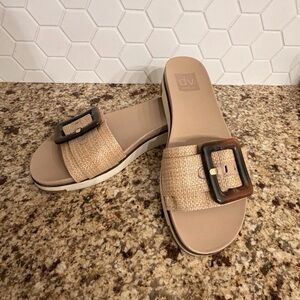 DV by Dolce Vita Beige Raffia Slide Sandals with Tortoiseshell Buckle